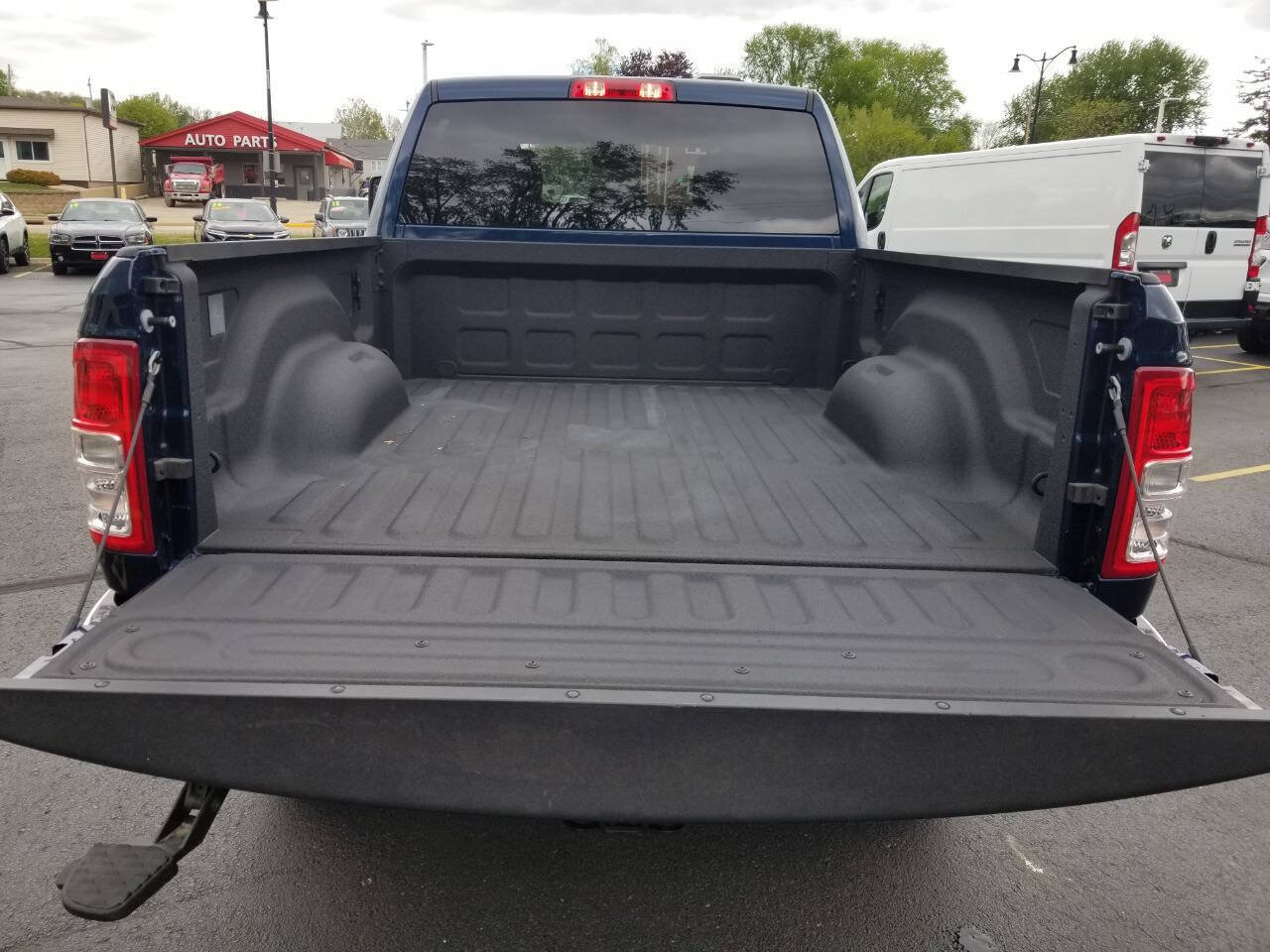 Certified 2024 RAM 2500 Big Horn w/ Bed Utility Group AWD/4WD image 9