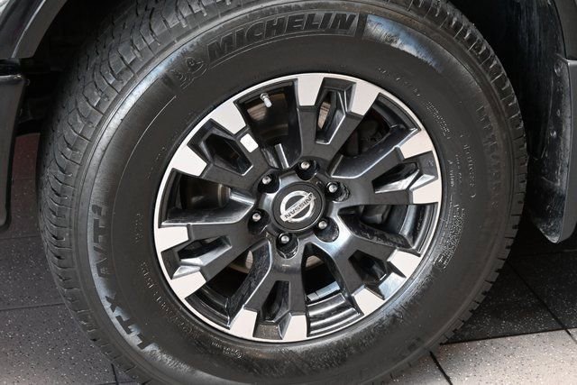 Used 2019 Nissan Titan PRO-4X w/ Pro-4x Convenience Package image 18