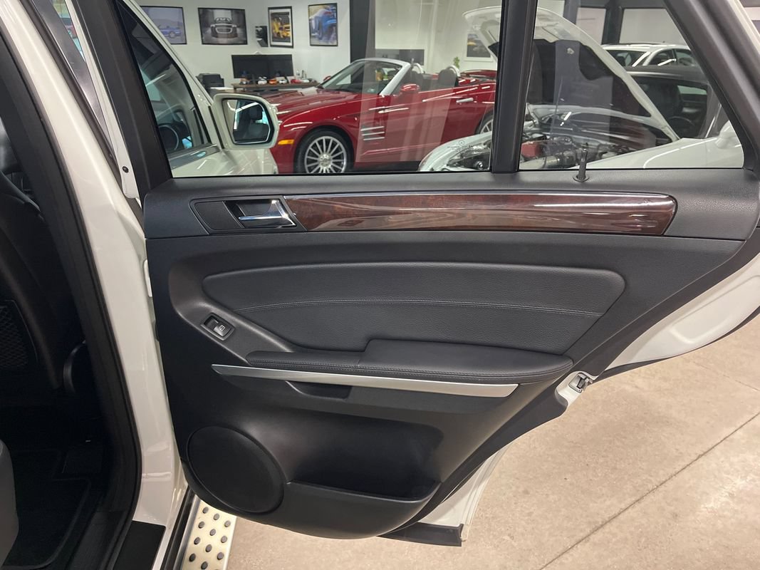 Used 2009 Mercedes-Benz ML 550 4MATIC image 45