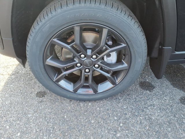 New 2025 Jeep Grand Cherokee L Limited image 6