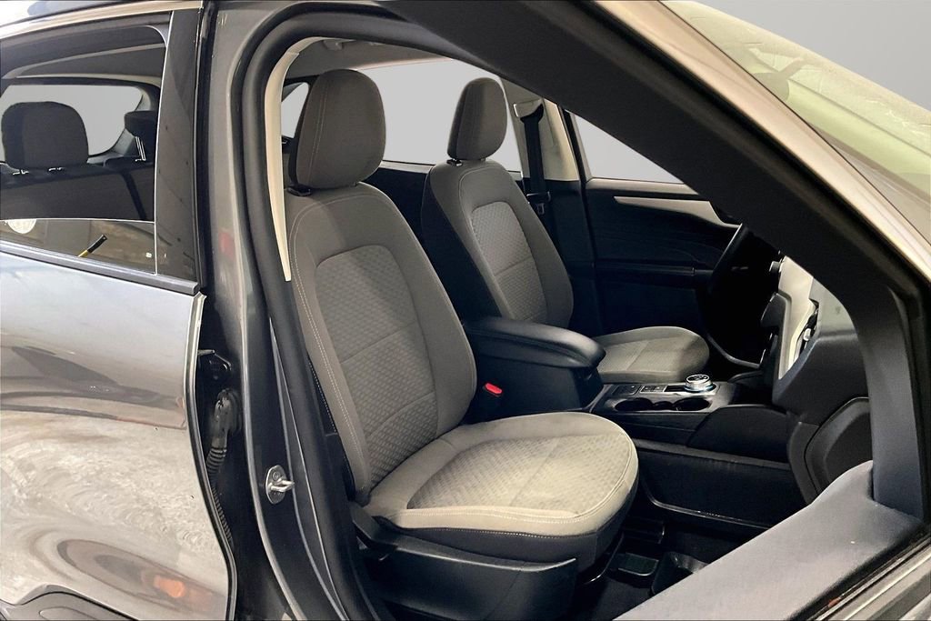 Used 2022 Ford Escape SE w/ Cold Weather Package image 28