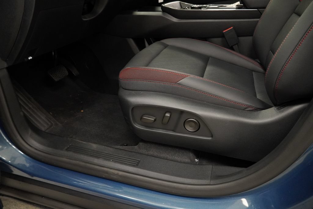 New 2027 Chevrolet Equinox RS AWD/4WD image 23