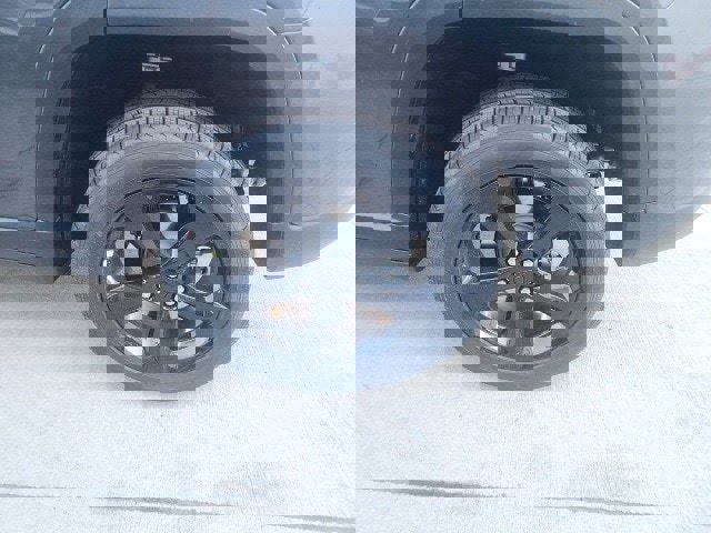 New 2025 Jeep Grand Cherokee Limited w/ Black Appearance Package image 26