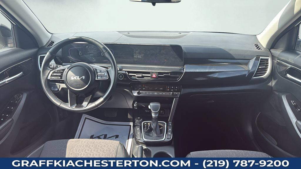 Used 2025 Kia Seltos S AWD/4WD image 18