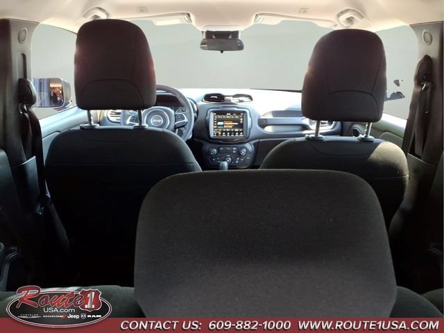 Used 2023 Jeep Renegade Latitude AWD/4WD image 19