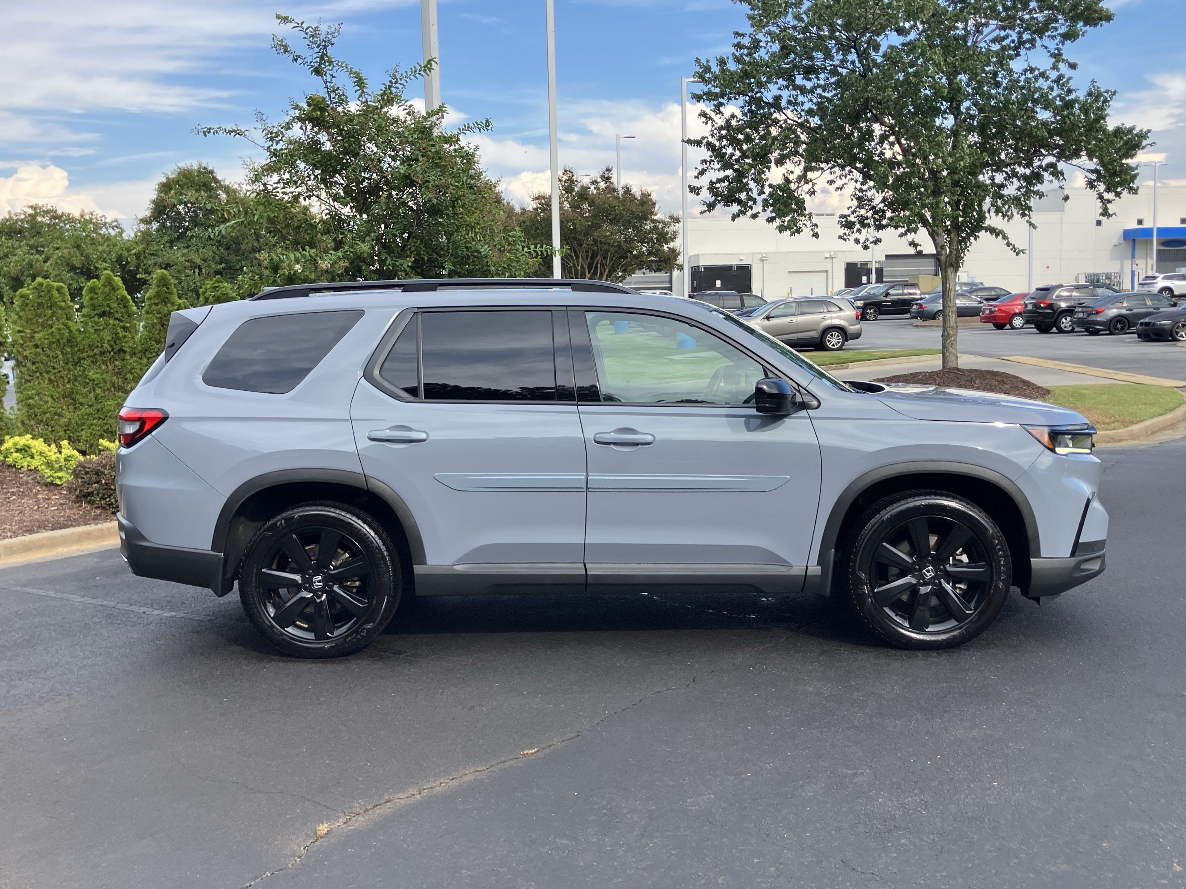 Certified 2025 Honda Pilot Black Edition image 11