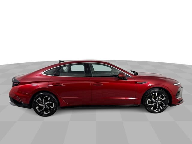 Used 2025 Hyundai Sonata SEL FWD image 9