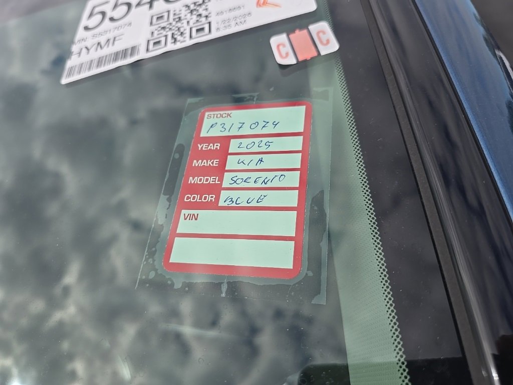 Certified 2025 Kia Sorento EX image 5