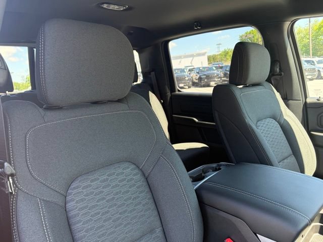 New 2026 RAM 1500 Express AWD/4WD image 26