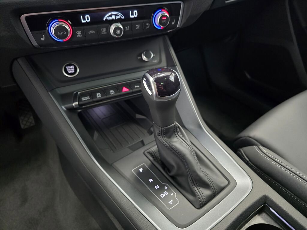 New 2025 Audi Q3 2.0T Premium image 16