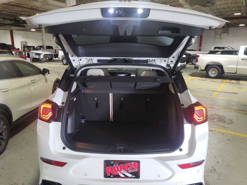 Used 2025 Buick Encore GX Avenir w/ Avenir Technology Package AWD/4WD image 10