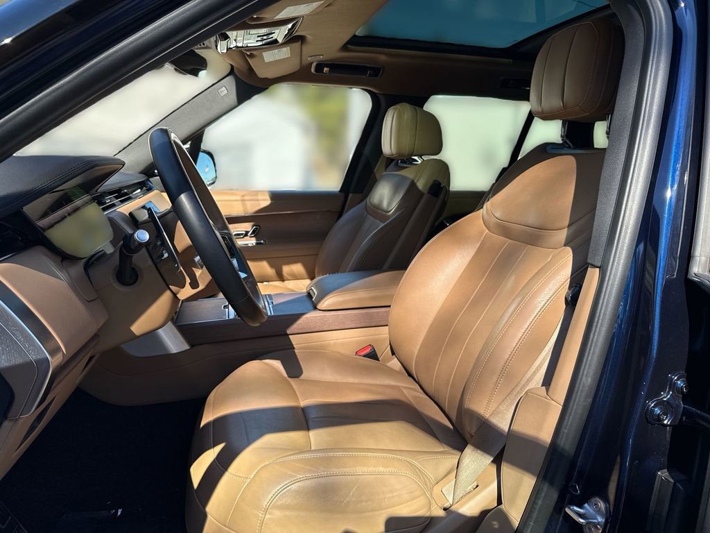Used 2023 Land Rover Range Rover SE image 13