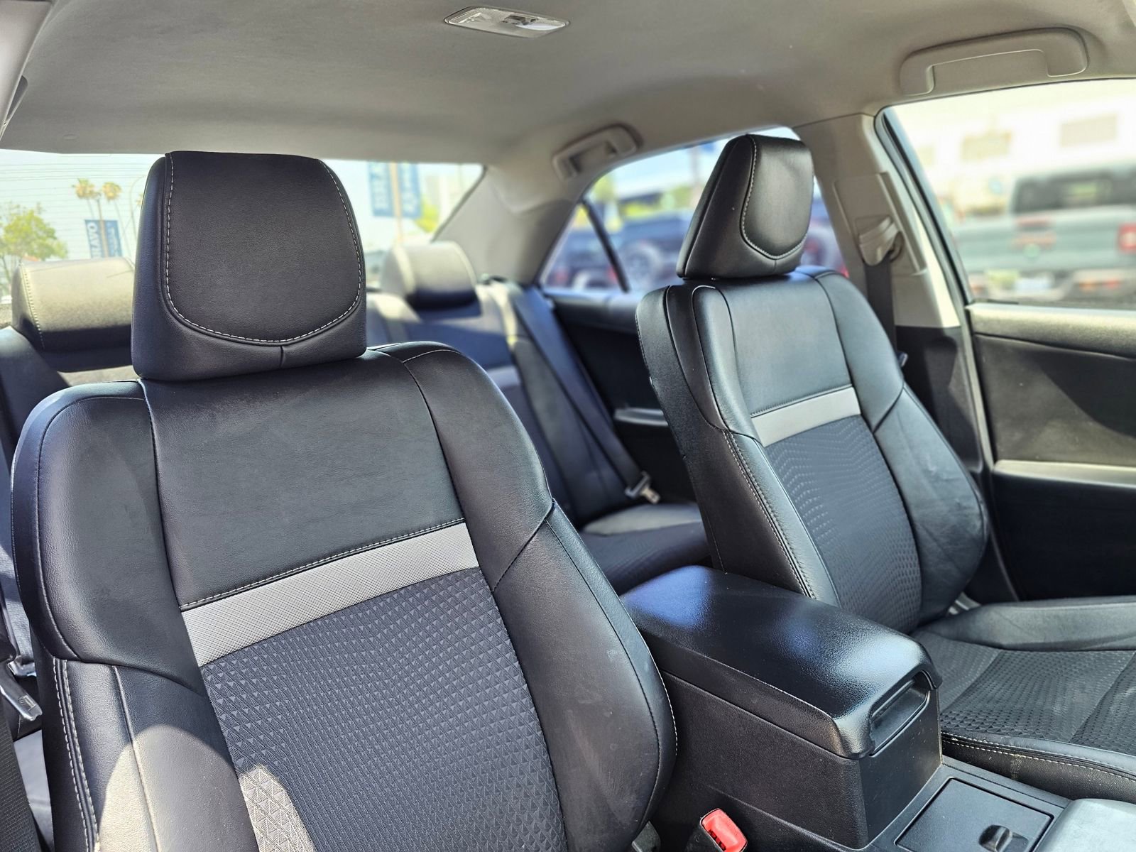 Used 2014 Toyota Camry SE FWD image 23