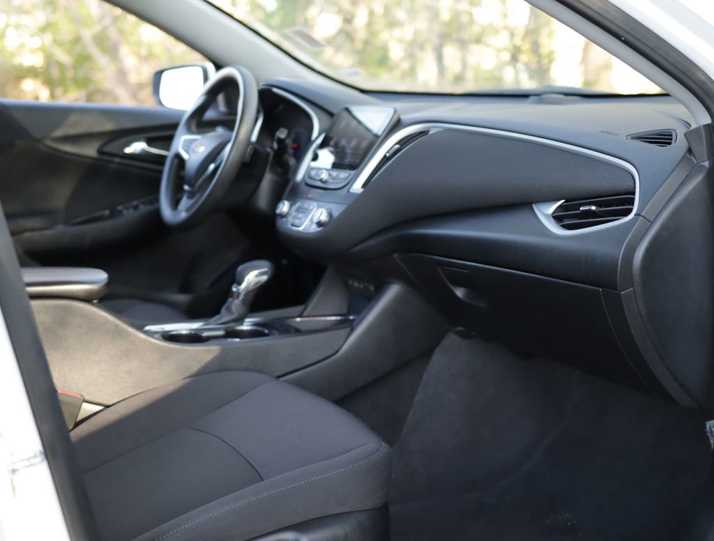 Used 2023 Chevrolet Malibu LT FWD image 28