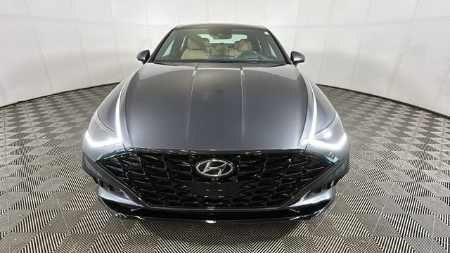 Used 2021 Hyundai Sonata Limited w/ Winter Weather Package FWD image 7