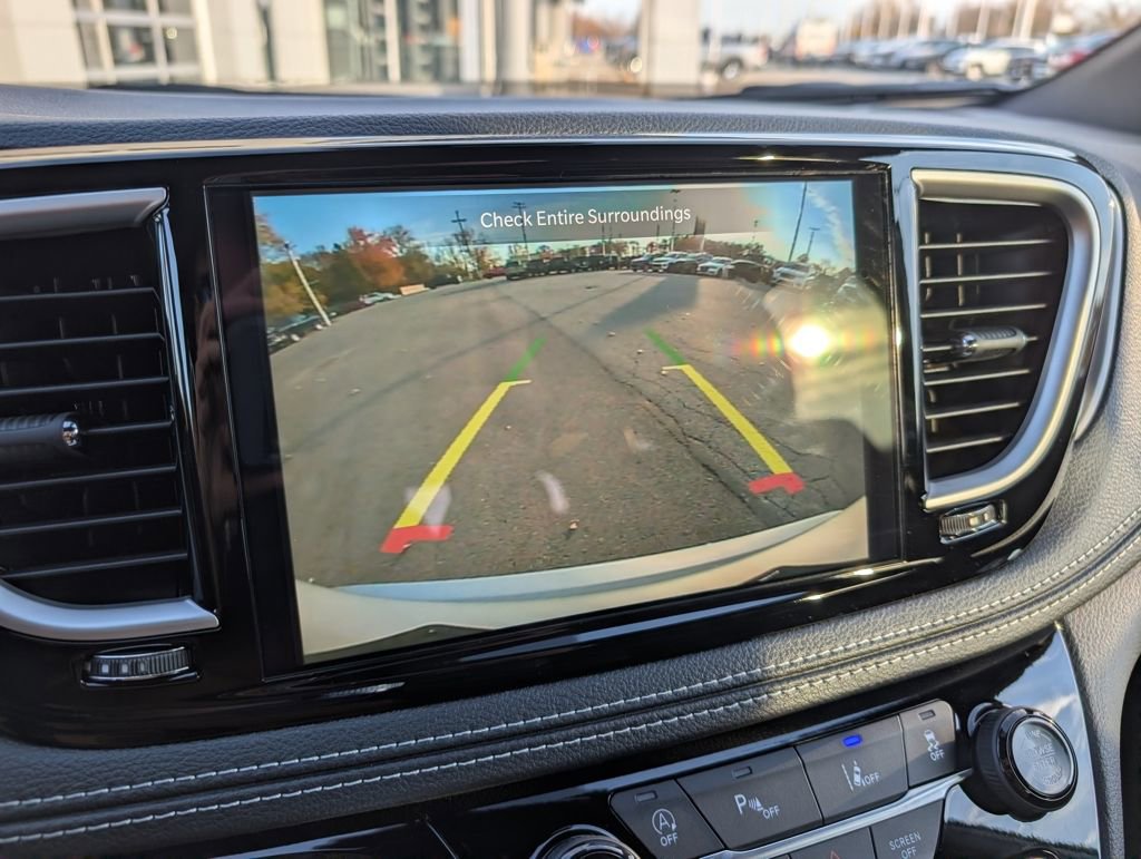 New 2026 Chrysler Pacifica Select w/ S Appearance Package image 3