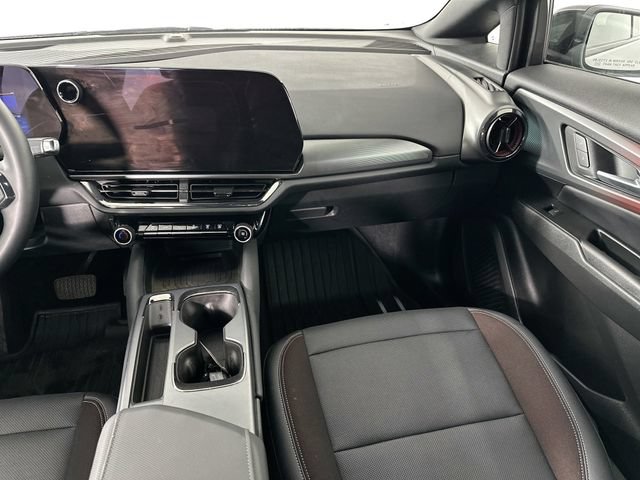 Used 2024 Chevrolet Equinox EV RS FWD image 26