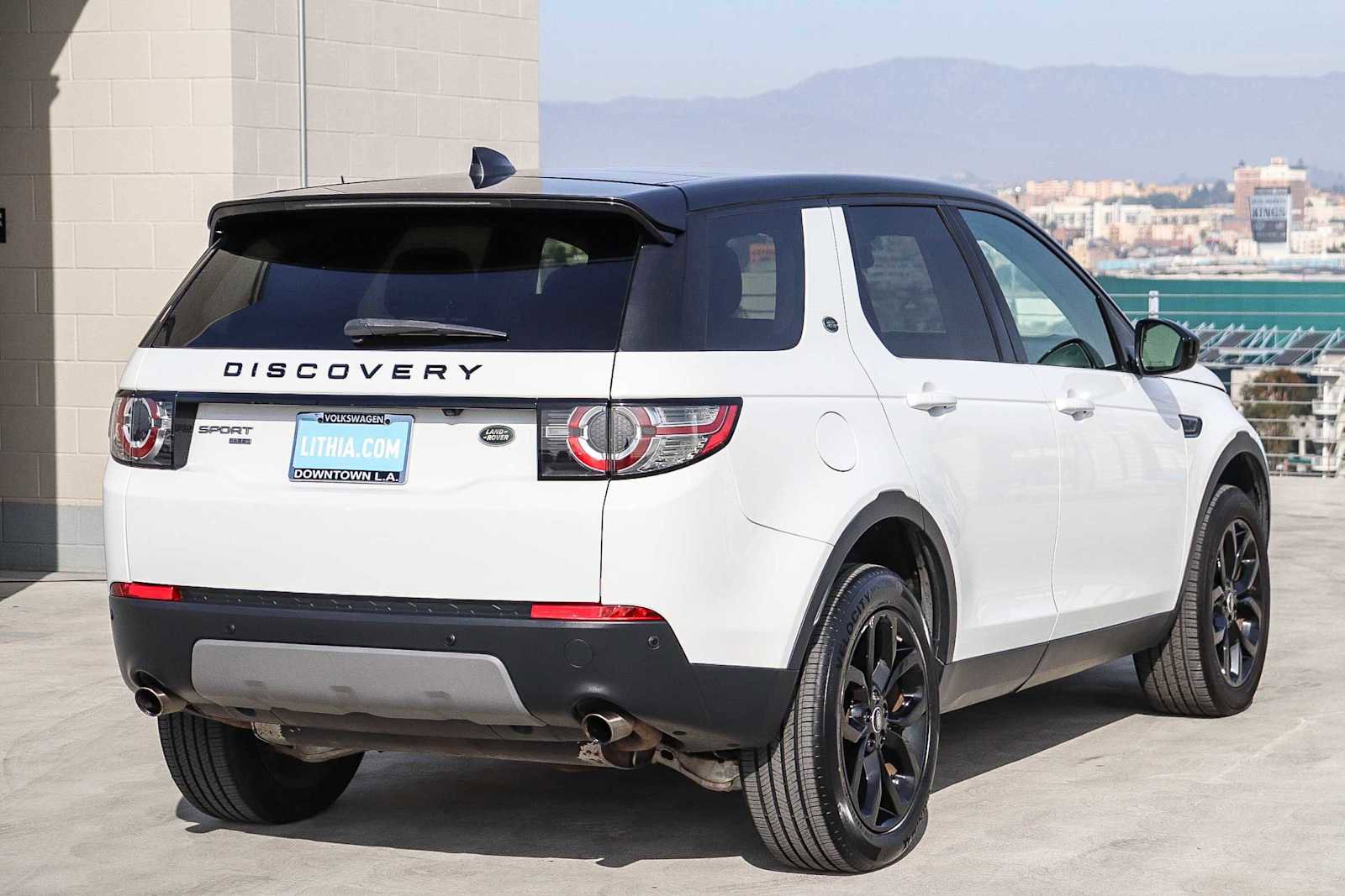 Used 2018 Land Rover Discovery Sport HSE image 4