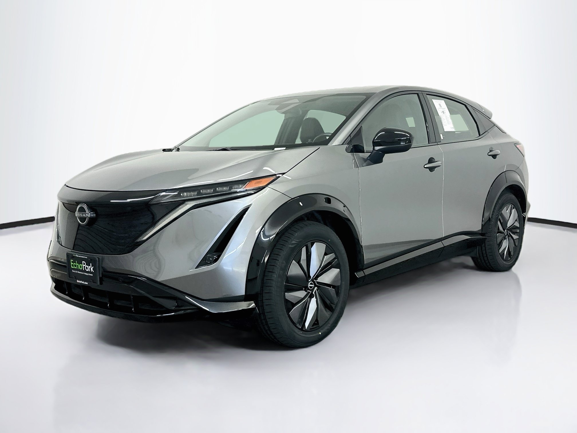 Used 2023 Nissan Ariya AWD image 3