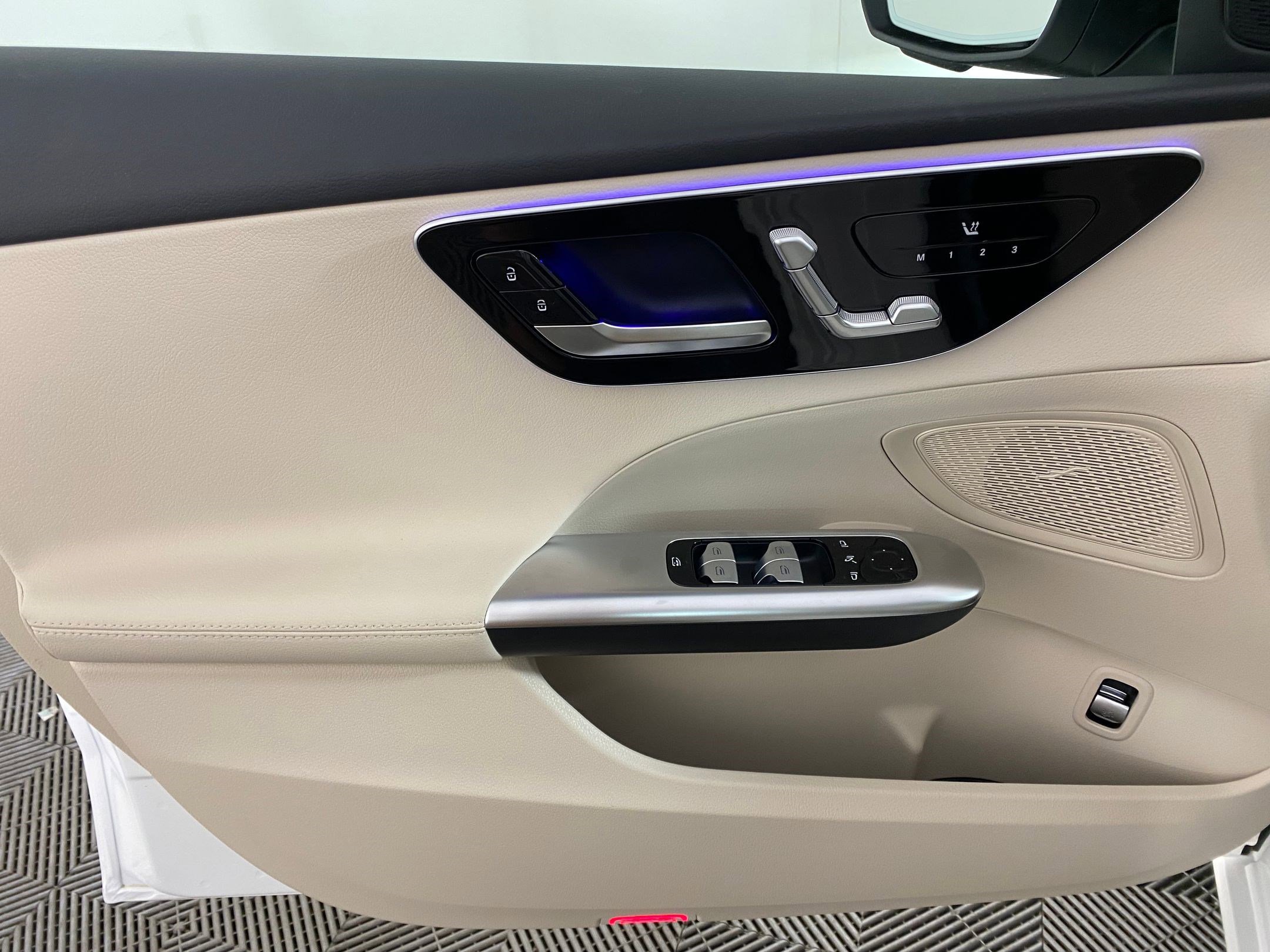 Used 2025 Mercedes-Benz C 300 4MATIC Sedan image 11