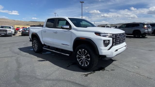 New 2026 GMC Canyon Denali w/ LPO, Black Badging Package AWD/4WD image 2