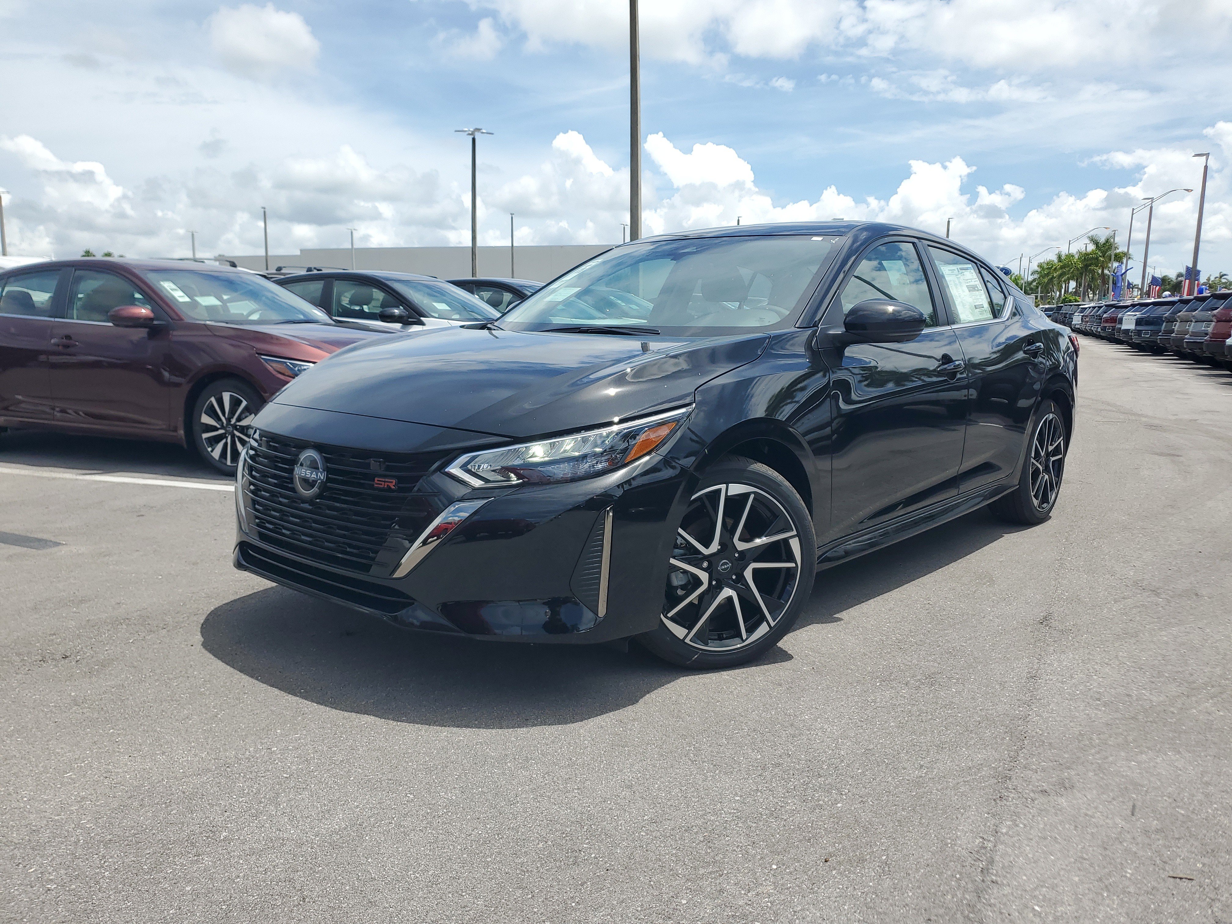 Used 2025 Nissan Sentra SR w/ SR Premium Package FWD image 26