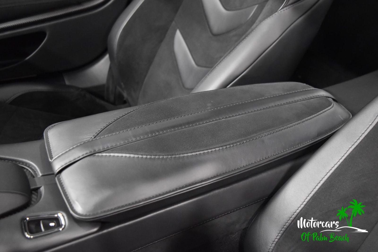 Used 2019 Aston Martin DBS Superleggera image 32