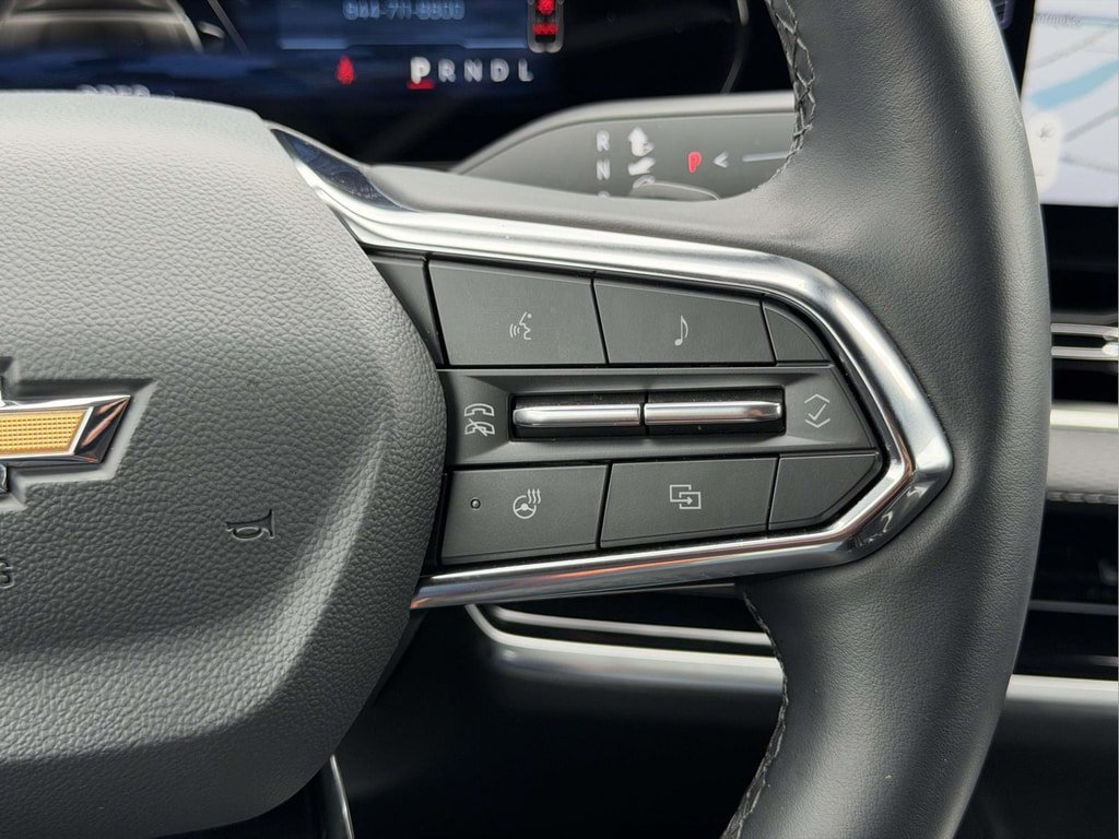 Used 2026 Chevrolet Equinox LT FWD image 9