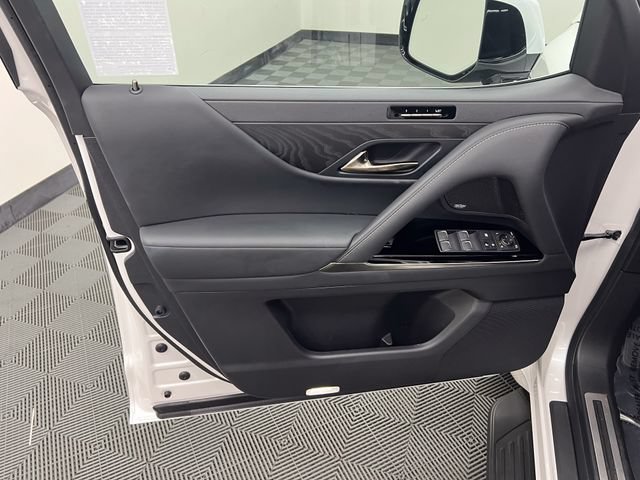 Certified 2026 Lexus LX 600 4WD w/ Accessory Package (Z1) image 9