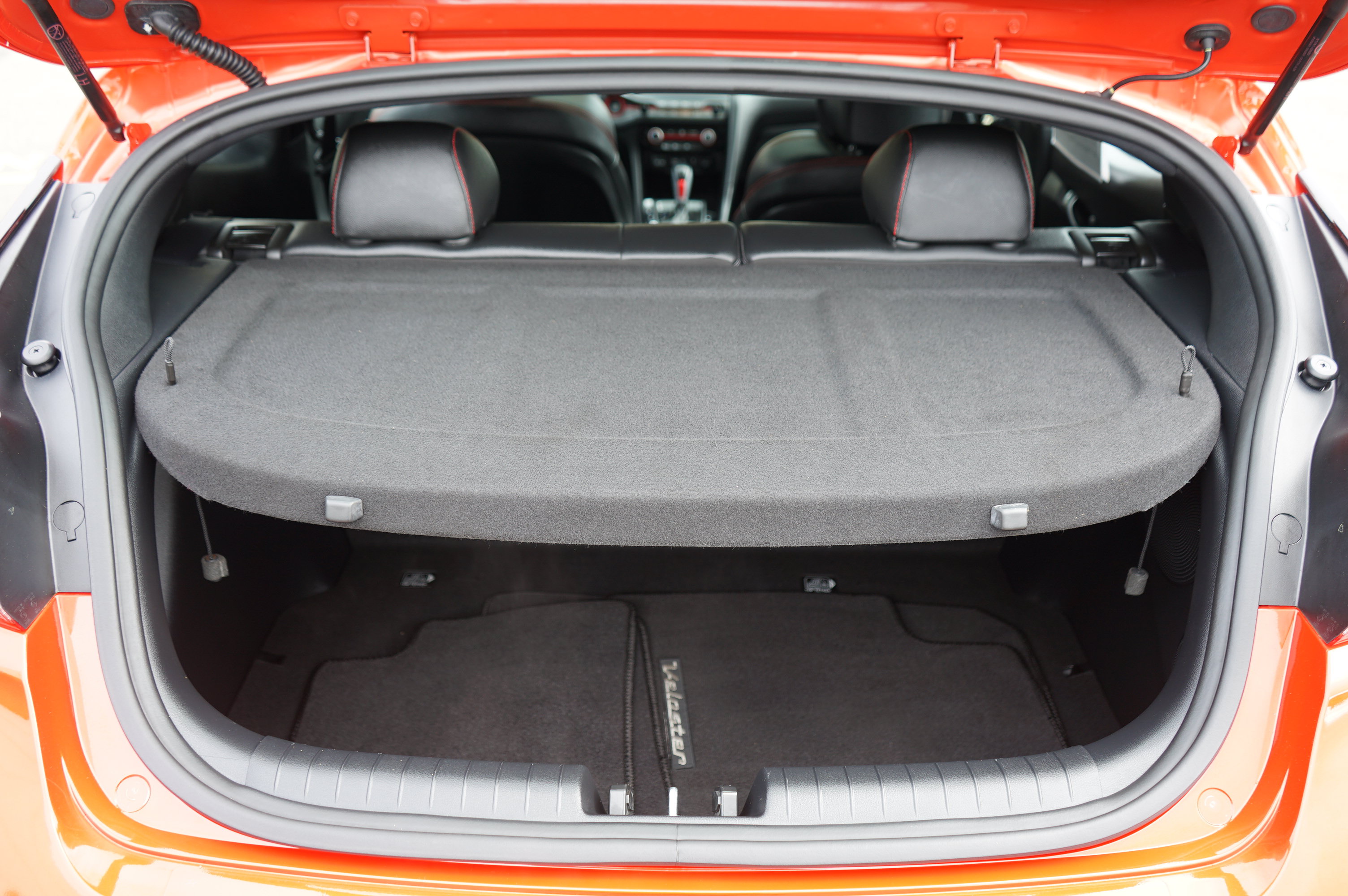 Used 2020 Hyundai Veloster Turbo FWD image 11