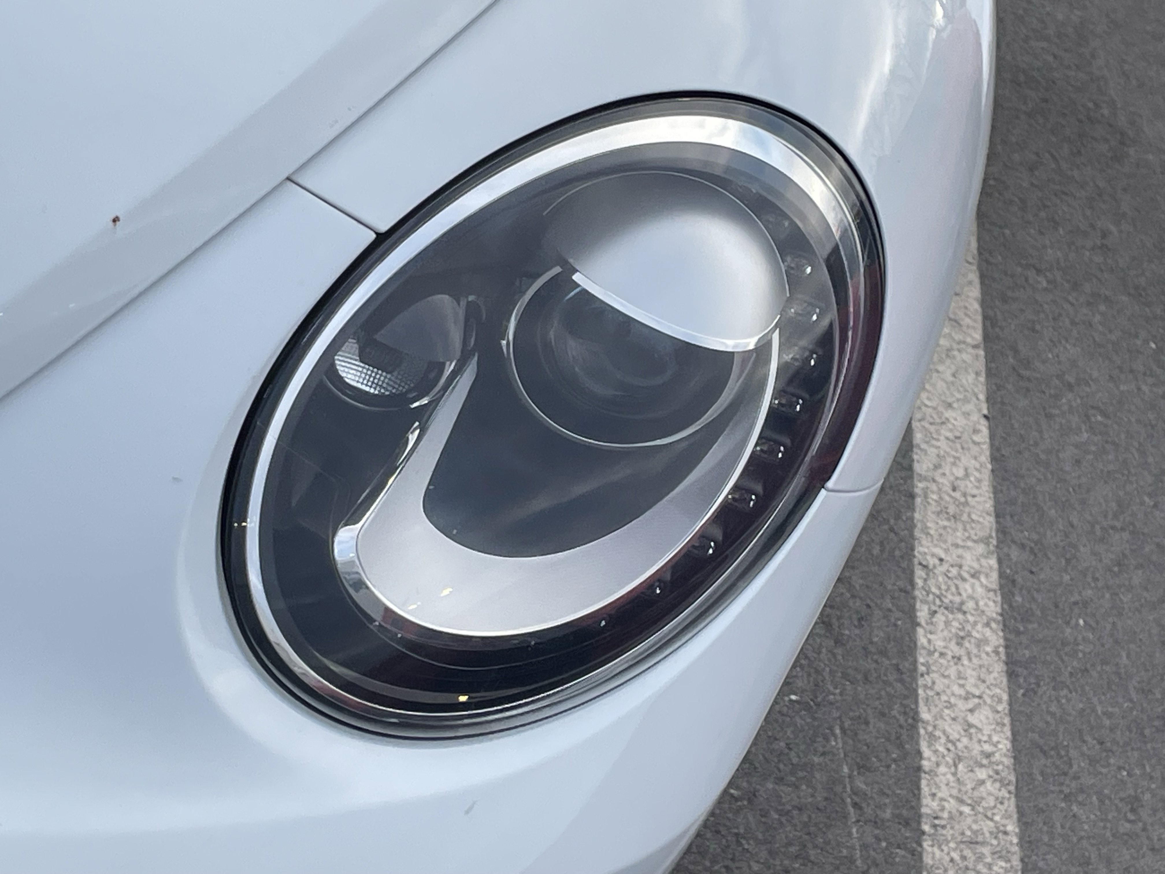 Used 2014 Volkswagen Beetle R-Line image 8