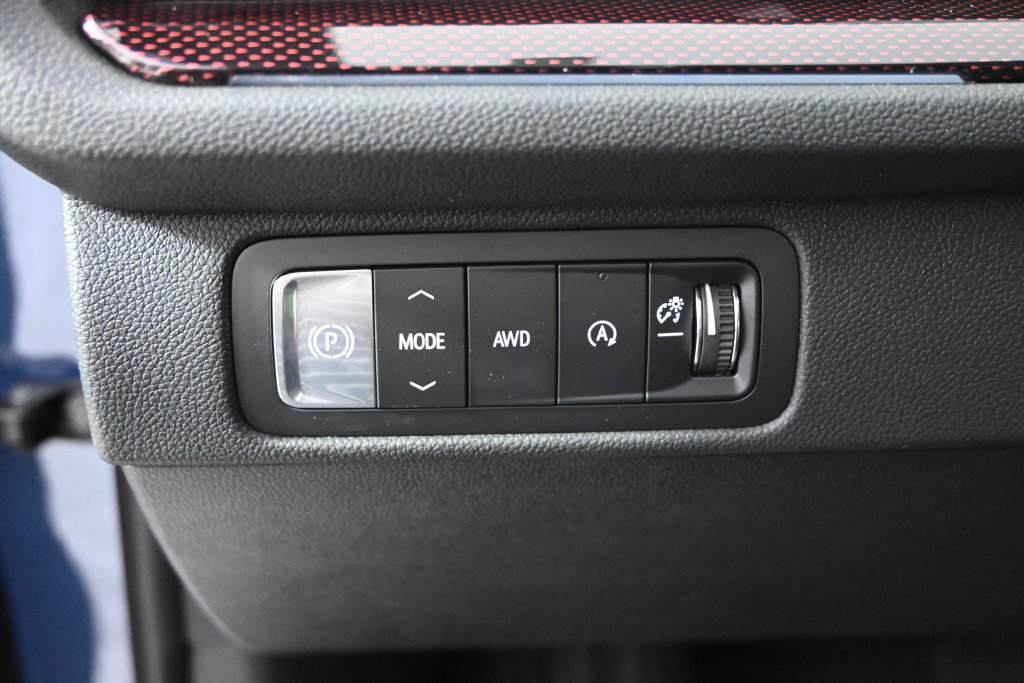 New 2026 Chevrolet Traverse Z71 w/ Enhanced Driving Package AWD/4WD image 24