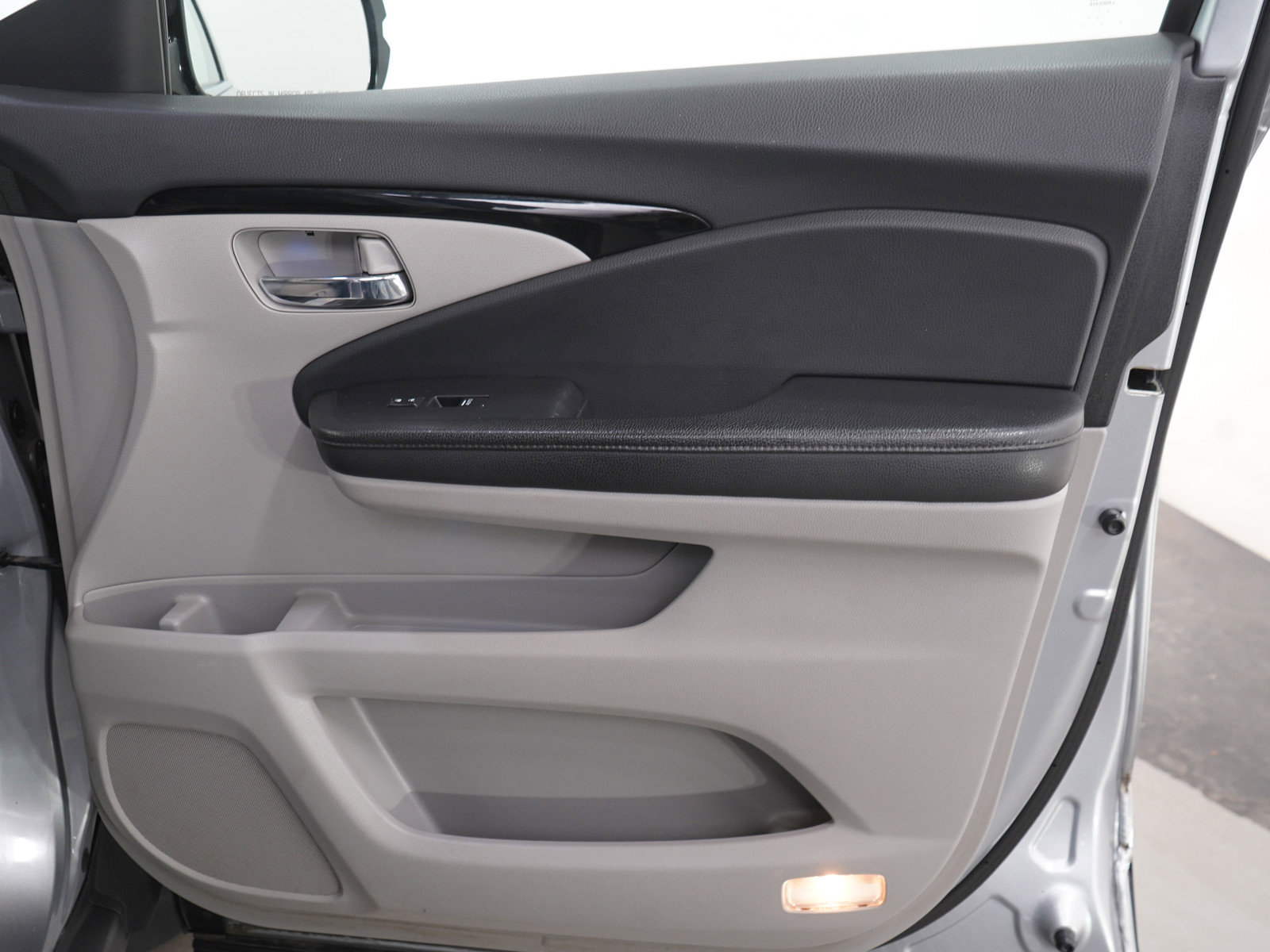 Used 2017 Honda Pilot Touring image 13