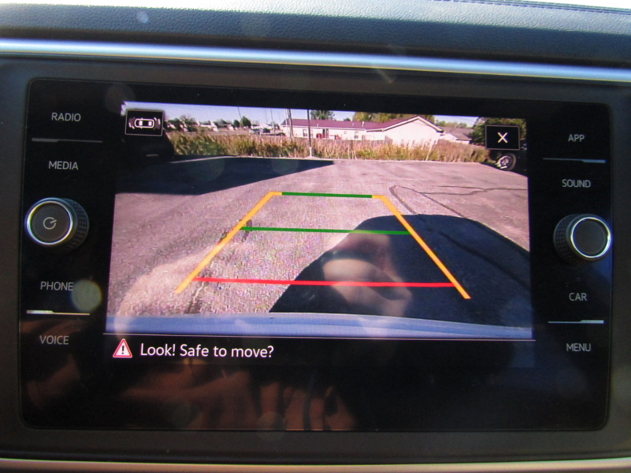 Used 2021 Volkswagen Atlas Cross Sport SE w/ Panoramic Sunroof Package image 15