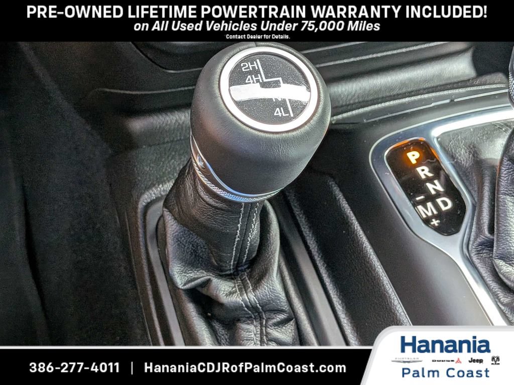 Used 2023 Jeep Wrangler Unlimited Sahara AWD/4WD image 23