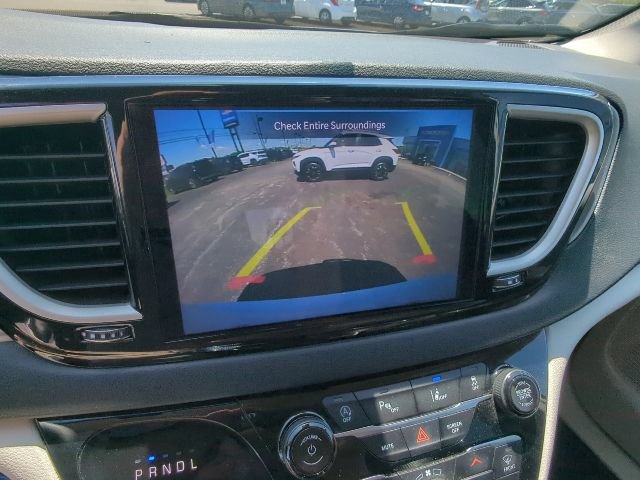 Used 2024 Chrysler Pacifica Touring-L FWD image 21