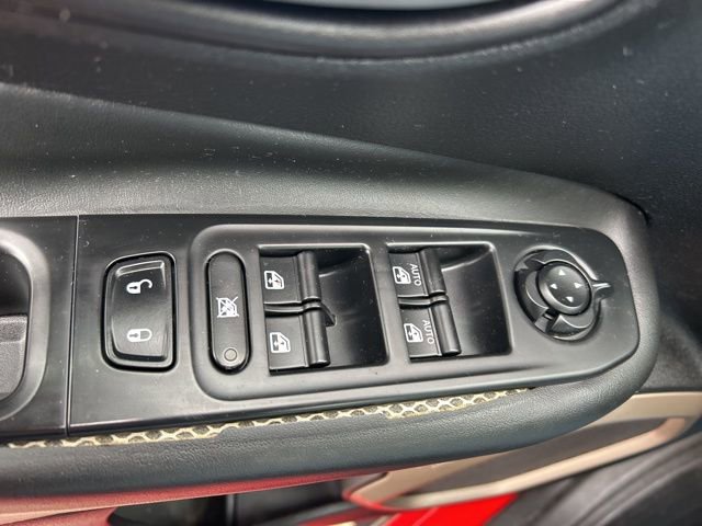 Used 2015 Jeep Renegade Limited AWD/4WD image 28