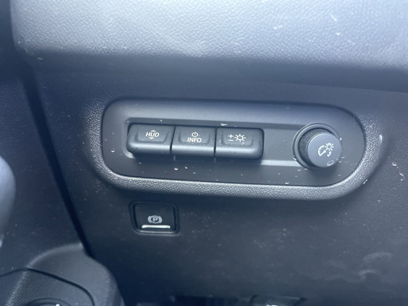 Used 2024 GMC Terrain SLT w/ Tech Package image 12