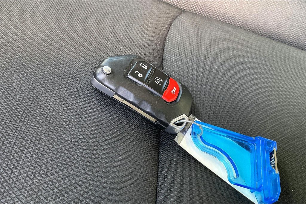Used 2019 Jeep Wrangler Sport w/ Quick Order Package 24S AWD/4WD image 38