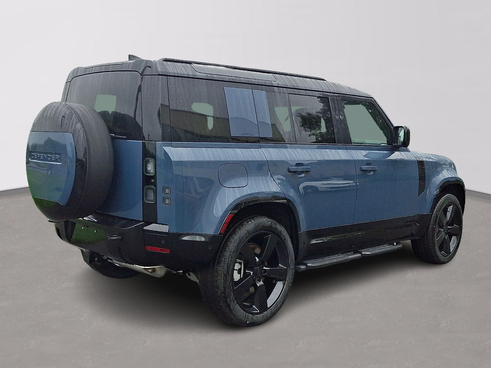 New 2026 Land Rover Defender 110 X-Dynamic SE AWD/4WD image 3