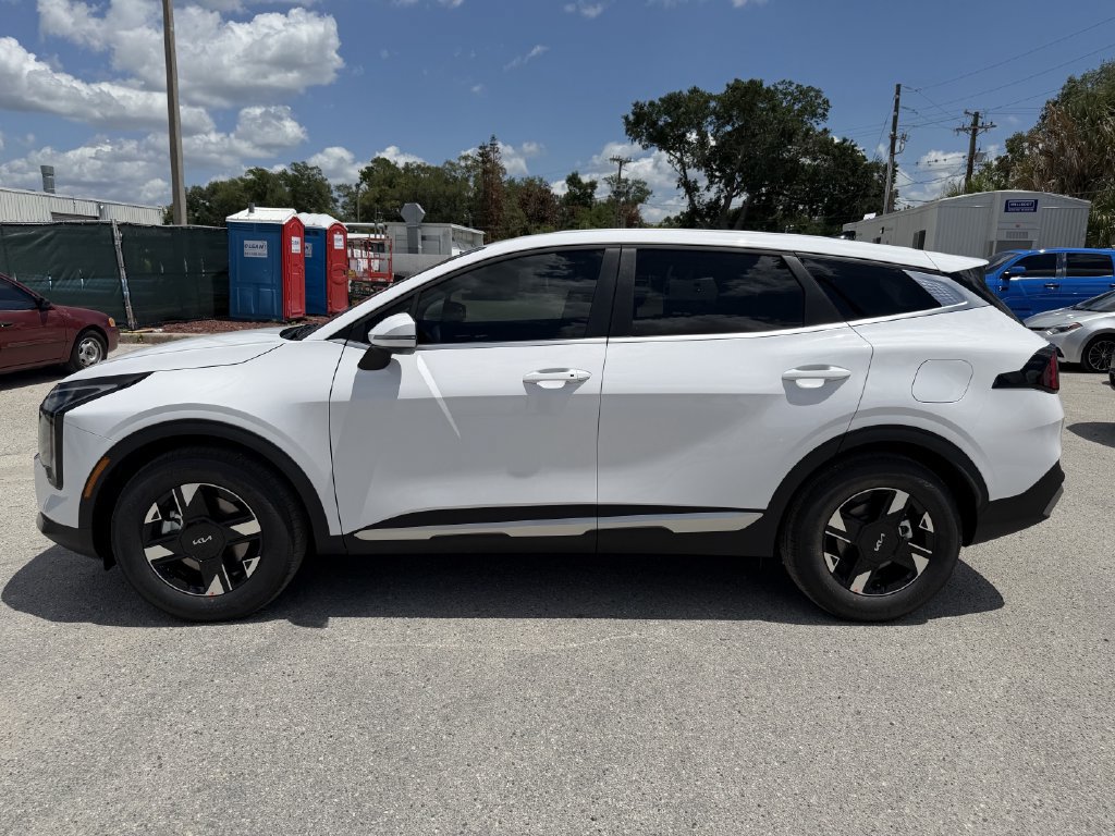 New 2027 Kia Sportage LX FWD image 6