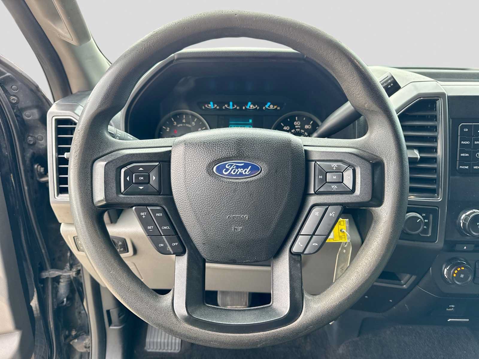 Used 2017 Ford F150 XLT AWD/4WD image 21