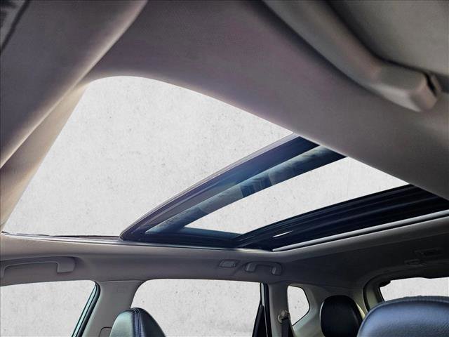 Used 2017 Nissan Rogue SL w/ SL Premium Package image 16