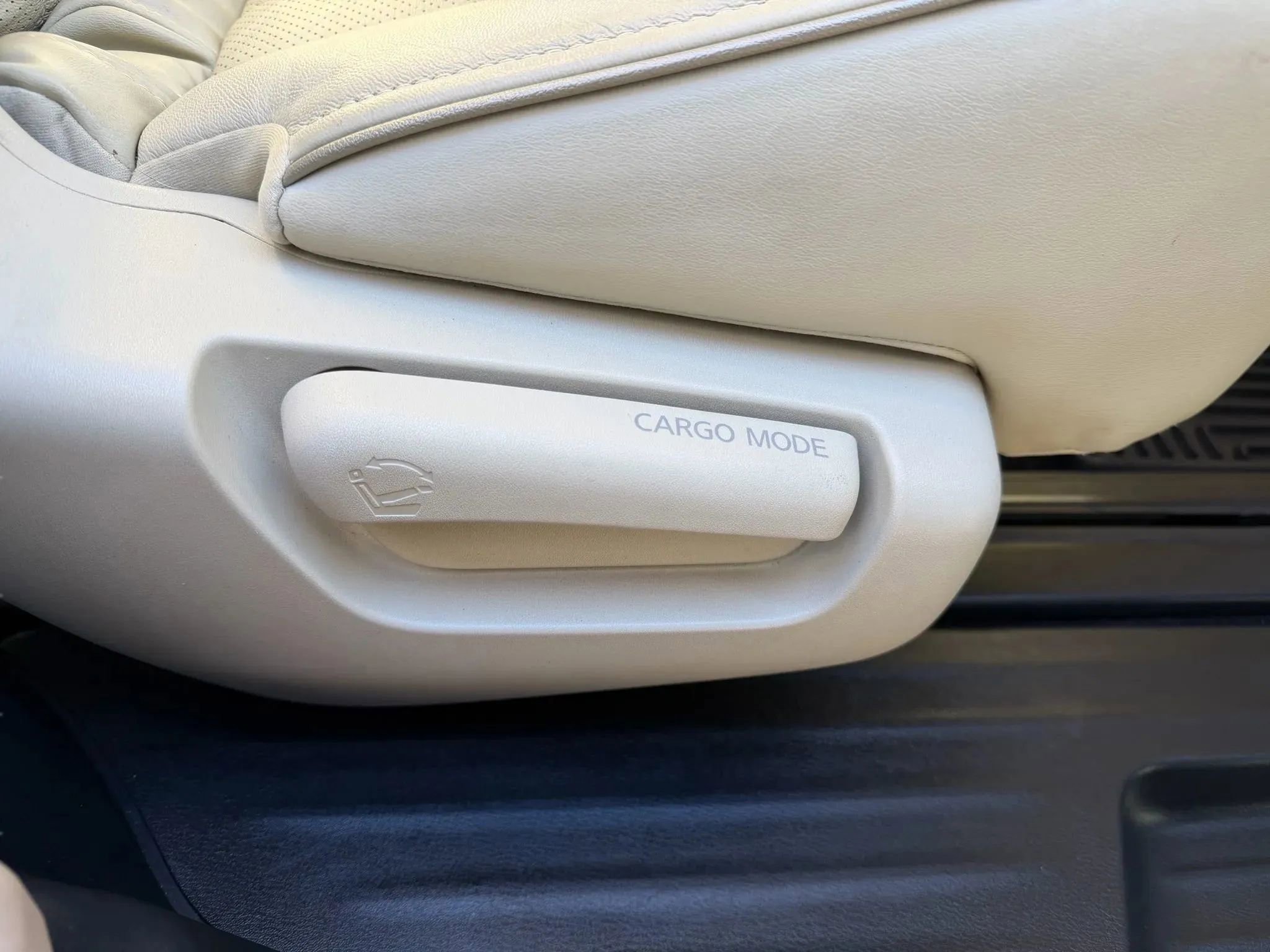 Used 2019 INFINITI QX60 Luxe w/ Essential Package image 27