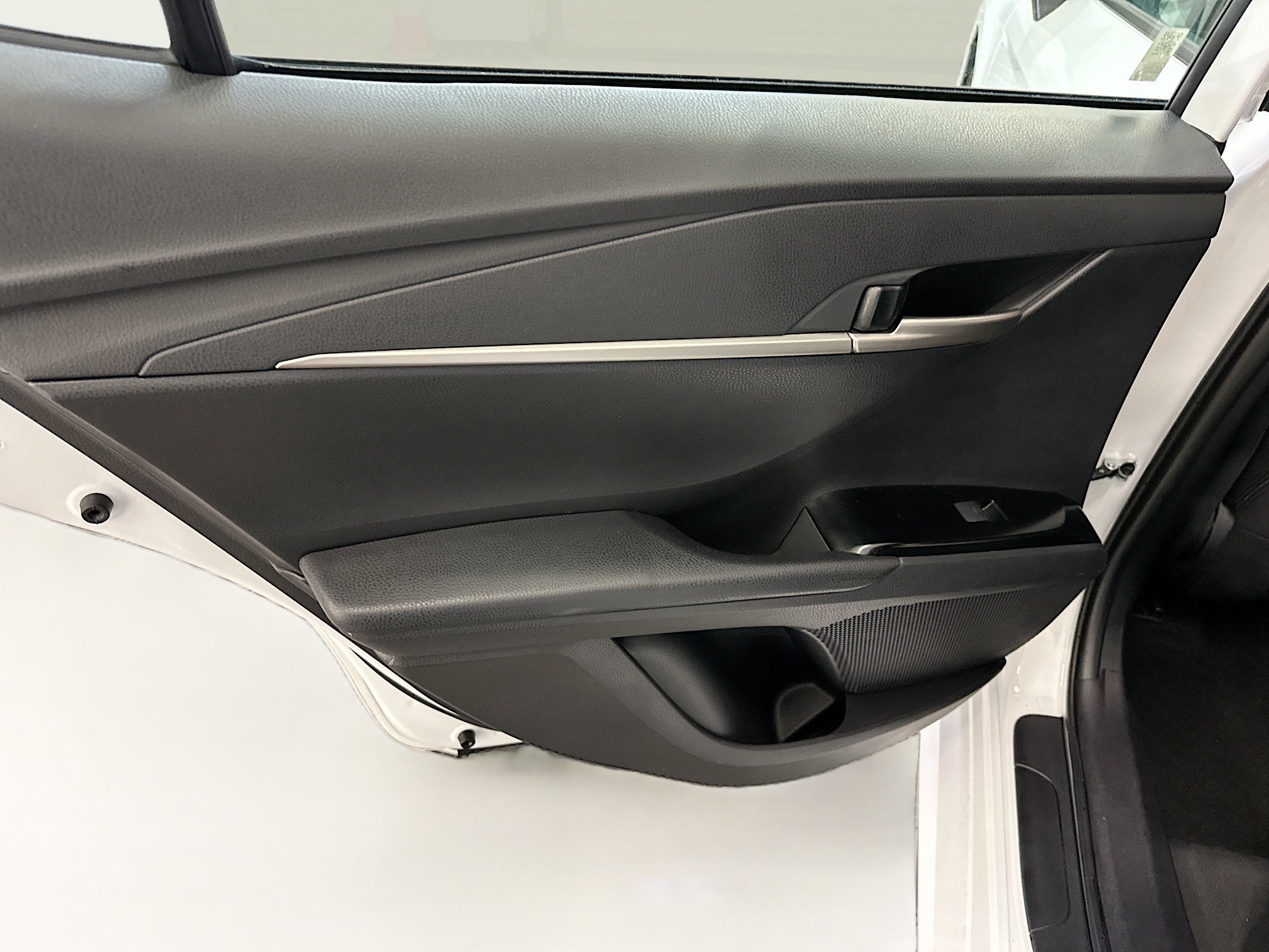 Used 2025 Toyota Camry LE image 27