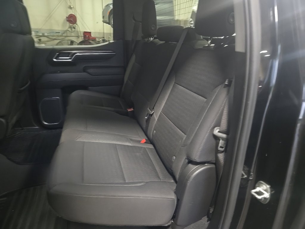 Used 2023 Chevrolet Silverado 1500 LT AWD/4WD image 24