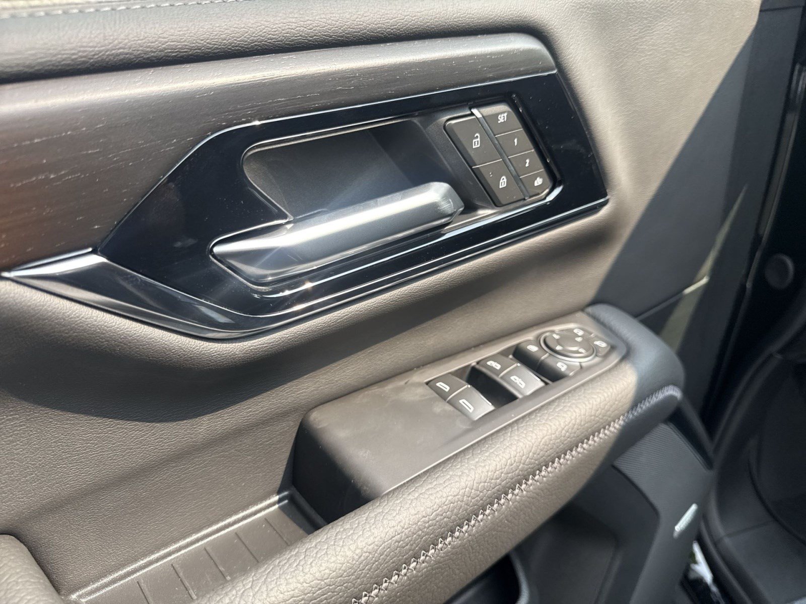 New 2026 GMC Yukon XL Denali w/ LPO, Floor Liner Package AWD/4WD image 12