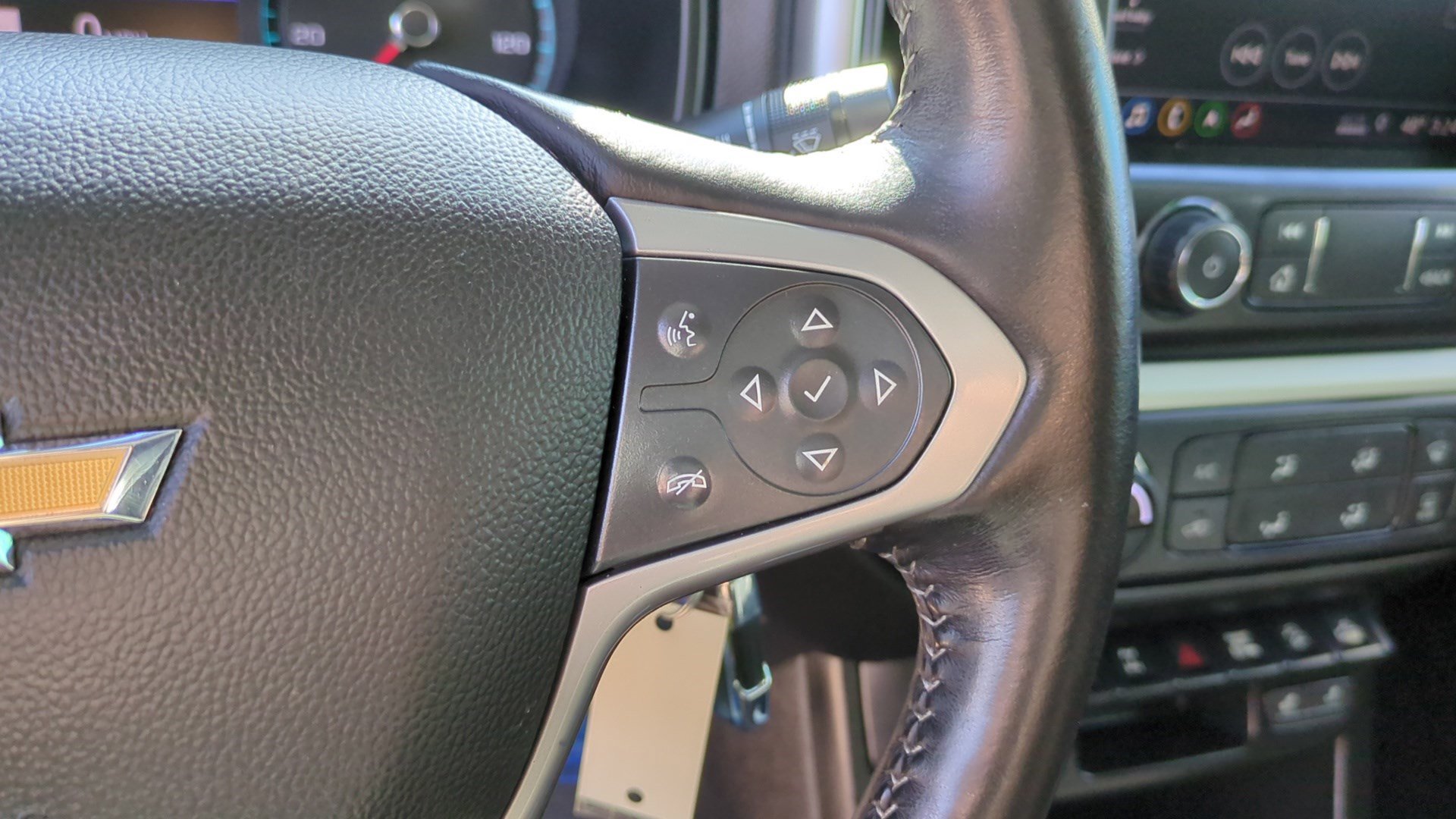 Used 2022 Chevrolet Colorado ZR2 w/ ZR2 Dusk Special Edition image 13