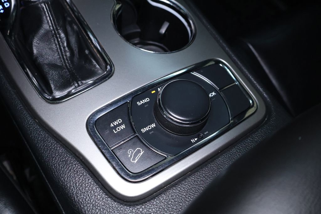 Used 2020 Jeep Grand Cherokee Limited image 39