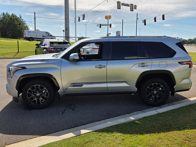Used 2025 Toyota Sequoia Platinum AWD/4WD image 4